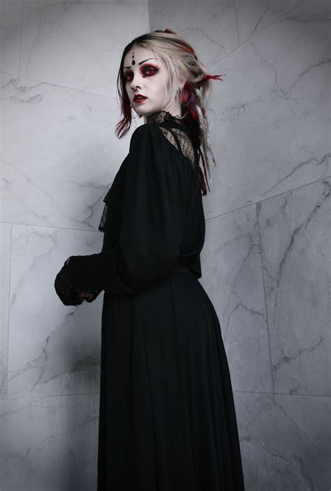 Dark Mori & Strega Fashion | Strega fashion, Fashion, Goth