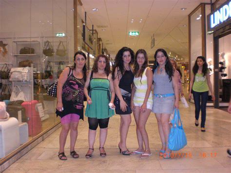 Beautiful Dubai Girls Together At Shopping Mall Hot Girls Wallpaper