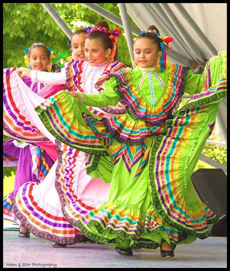 Mexican Folk Dancing Folk Dance Mexican Outfit Mexican Costume