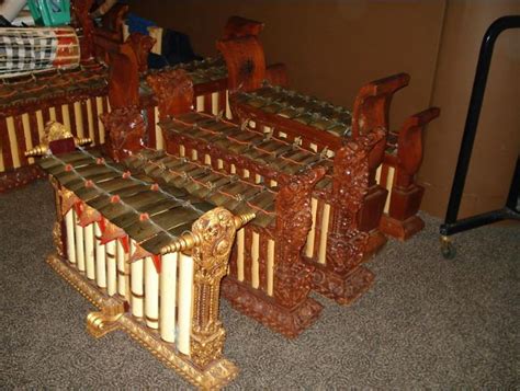 Seiring perkembangannya, gamelan juga tidak jarang dipadukan dengan alat alat musik modern. Daftar 13 Nama Alat Musik Tradisional Jawa Tengah Dan ...