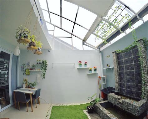 ❤ mulai dari bentuk yang tidak biasa hingga warna yang mencolok. Desain Rumah Unik Tipe 45: Meski Mungil, Ada Indoor Garden!