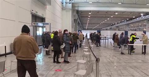 La regione veneto ha lanciato l'app vaccinazioni veneto, un nuovo strumento a disposizione dei cittadini per una maggiore informazione ed una migliore organizzazione vaccinale. Venezia, nell'Ulss 3 Serenissima superate le 110 mila ...