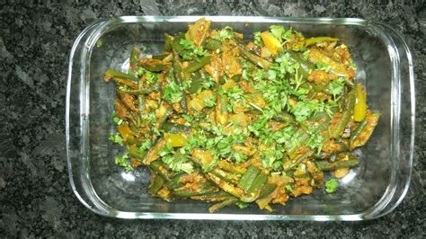 I love lady finger, but some people avoid due to its slimy nature. Recipe of Masala Bhindi (Lady Finger) at Home | Jyoti ...