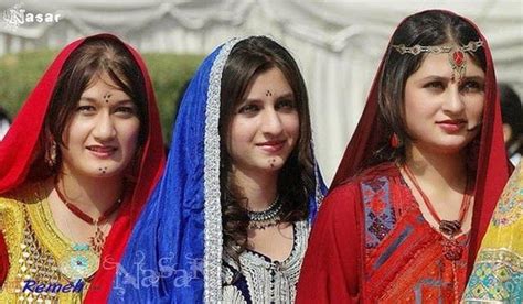 Foto Kecantikan Alami Wanita Pashtun Afghan Dresses