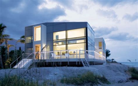 10 Attractive Beach House Design Ideas That Will Leave You