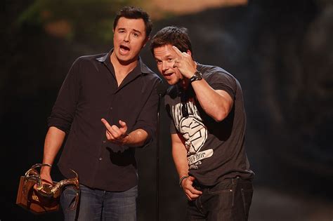 seth macfarlane and mark wahlberg flipped the bird in 2013 look back at the best guys choice