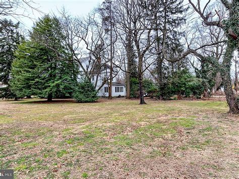 Square feet to acres conversions. Original details in this 5,000 square foot house! Circa ...