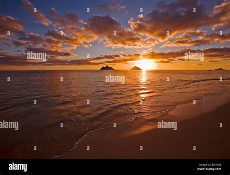Usa Hawaii Oahu Lanikai Beach With Mokulua Island In Background At Sunrise Lanikai Stock