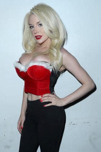 So Twisted Courtney Stodden S Mom Admits Doug Hutchison Marriage Was A