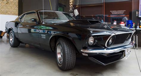 Celebrating The Best Classic Muscle Cars Ever Built