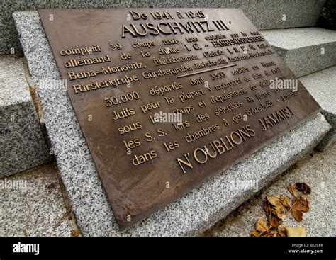 Plaque commémorative camp de concentration d Auschwitz memorial