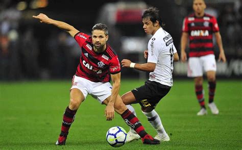 Find the perfect flamengo corinthians stock photos and editorial news pictures from getty images. Corinthians supera o Flamengo e vai à final da Copa do ...