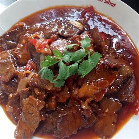 Sup daging di restoran sururi kuala lumpur since 1986. Bahan Sikit, Tapi Hasil Daging Masak Merah Ala Thai ...
