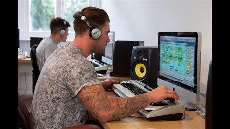 All levels of music production, from intro to advanced, come with mentorship hours and use ableton live. Music Production Courses at SubBass London Electronic Music and DJ School - YouTube