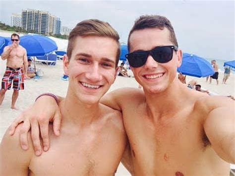 Gay Vloggers Set World Record For Most Selfies In One Hour Video Bulgebull Com