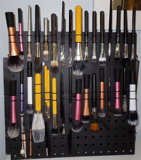 Most of the diy racks i've seen, tilt out from the wall. Top 24 Diy Makeup Brush Drying Rack - Home, Family, Style and Art Ideas