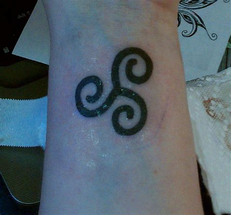Celtic Triple Spiral Tattoo I Think This Would Be Pretty Cool Done In