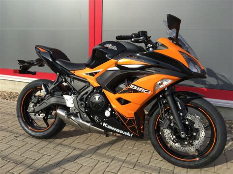 The kawasaki ninja is a name given to several series of kawasaki sport bikes that started with the 1984 gpz900r. Motorrad Kawasaki Ninja 650 Modell 2019 - ABS ...