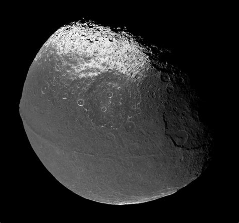 Iapetus Moon The Two Colored Moon Of Saturn The Planets