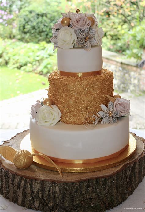 Delivering elegant wedding cake design alongside exceptional flavour. Real wedding cake ideas that you have to see!
