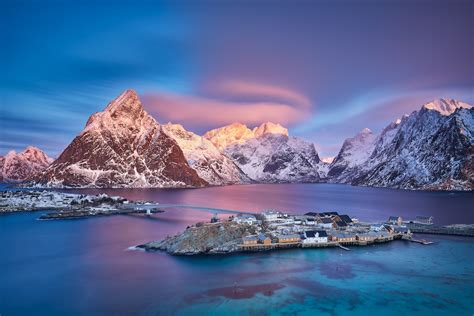Photographer Captures Awe Inspiring Arctic Landscape Photography