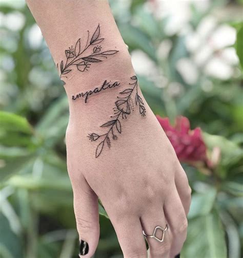 Floral Wrist Wrap Tattoo Tatuajes Delicados Femeninos Tatuajes Elegantes Tatuajes Femeninos