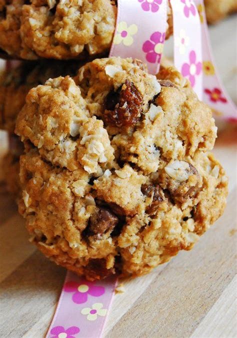 You can use ¼ cup margarine and ¼ cup applesauce or 1 banana instead of using the full amount of margarine. Oatmeal, Dates & Raisin Cookies | Recipe | Raisin cookie ...