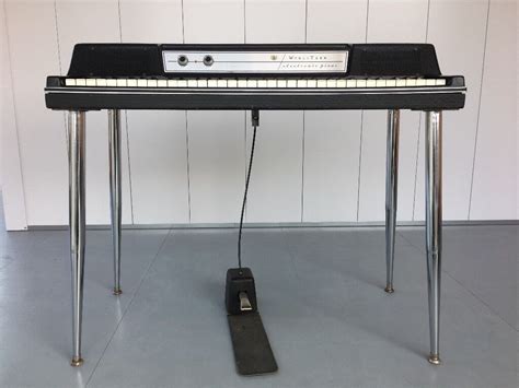 Wurlitzer 200a Vintage Electronic Piano Keyboard Original And Playable