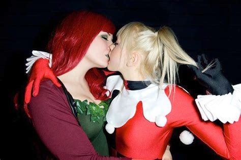 Found Poison Ivy And Harley Quinn Kiss Imgur