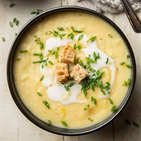 Rich Comforting Vegan Potato Leek Soup Vegan Licious Com