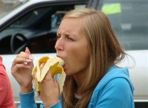 Girls Eating Bananas 18 Pics