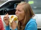 Girls Eating Bananas (18 pics)