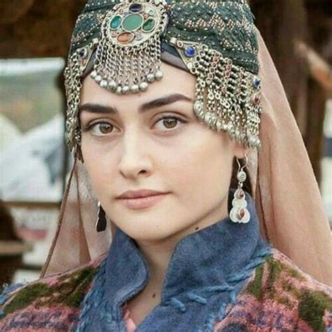 Pin By Aliyana Khan On Celebrity Turkish Fashion Iranian Girl