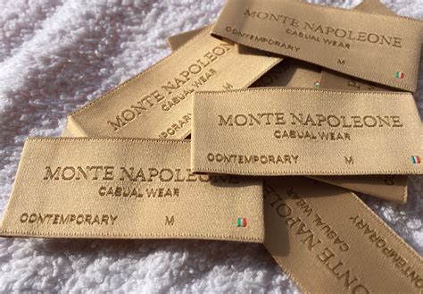 Woven Labels Uk In 2020 Custom Clothing Labels Clothing Labels