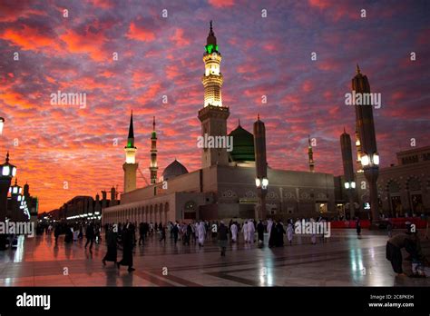 Muslims Hajj Nabawi Hi Res Stock Photography And Images Alamy