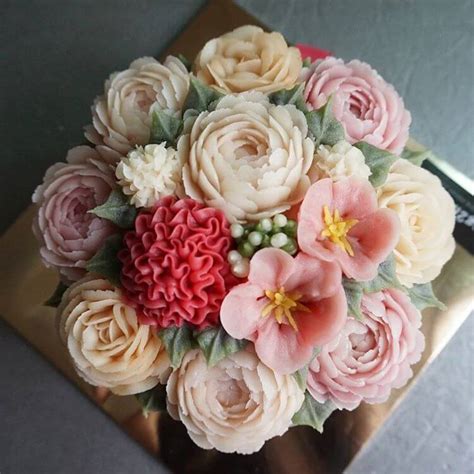 30 Beautiful Flower Cakes To Celebrate Spring In The Most