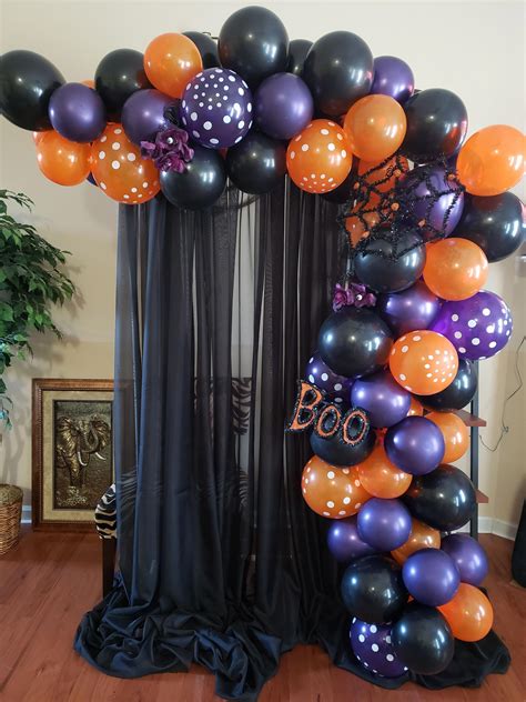 30 Awesome Halloween Decor Ideas With Balloons To Try Right Now