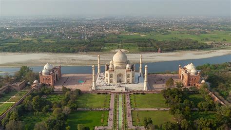 Taj Mahal A Paradigm Of Love With Breathtaking Architecture Taj In