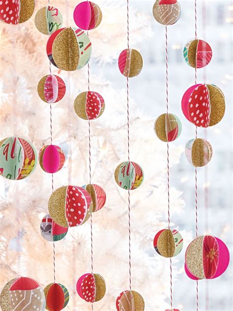 christmas craft idea wrapping paper scrap garland diy diy christmas garland wrapping paper