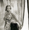 Edwina, Countess Mountbatten posing for Vogue. 1937. : r/OldSchoolCool