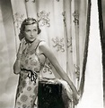 Edwina, Countess Mountbatten posing for Vogue. 1937. : r/OldSchoolCool