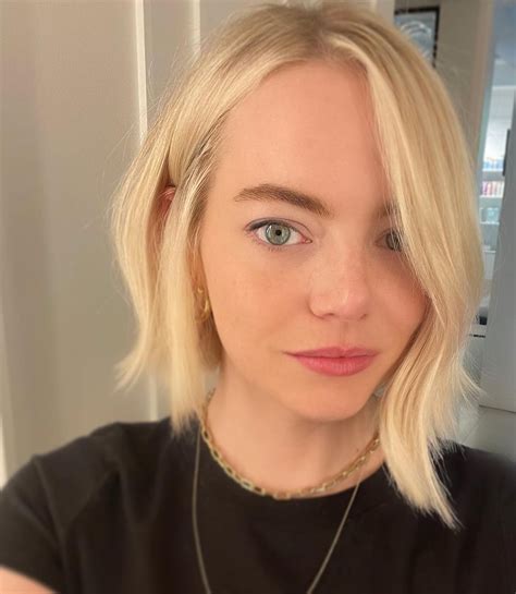 Emma Stone Debuted A Blonde Cool Girl Bob Thats Perfect For Summer To