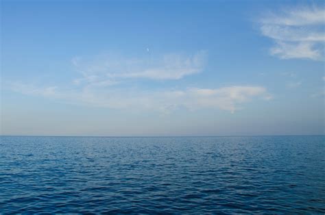 Ocean Water And Blue Sky Photo Free Image Peakpx