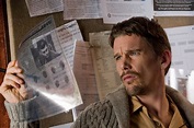 [First Look] Ethan Hawke Feeling 'Sinister'; Nicholas Hoult Thirsty For ...