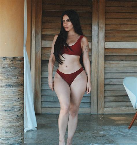 Jimena Sánchez Luce Su Perfecta Figura En Bikini Blanco Diario La Página