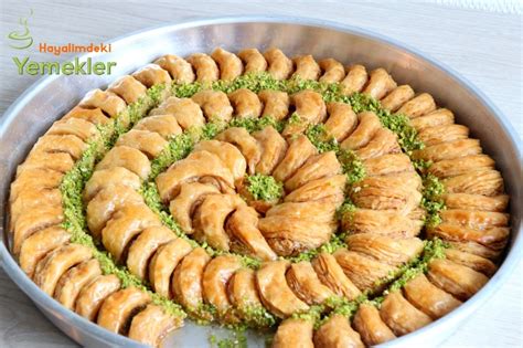 Ay Baklava Tarifi Değişik ve Kolay Baklava Resimli Yemek Tarifleri