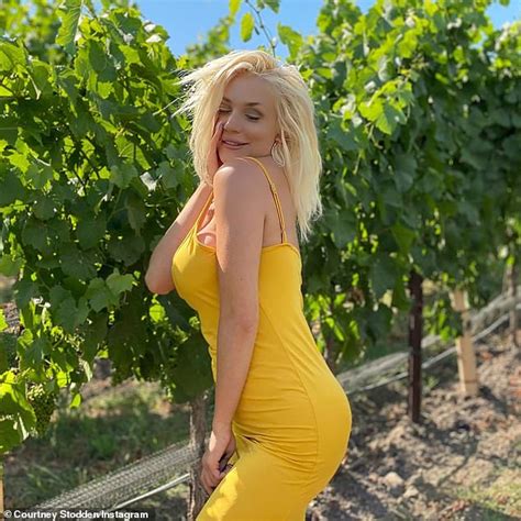 Courtney Stodden Flaunts Curves In A Bikini While Sailboating And