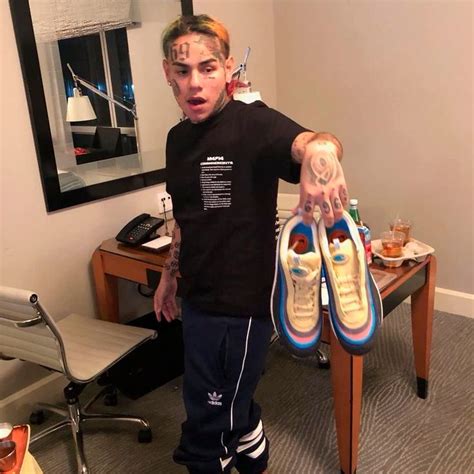 6ix9ine Outfit From August 24 2018 WHATS ON THE STAR Outfits