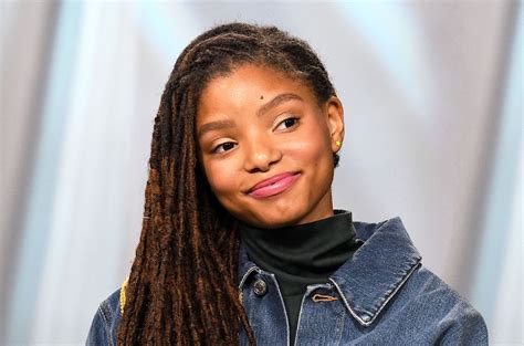 American actress and r&b singer, halle bailey is best known as aerial for her appearance in the remake of disney's the little mermaid. เจ้าหญิงแอเรียล Halle Bailey เผยความรู้สึกและวิธีรับมือกับ ...