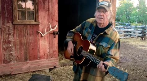 See Neil Young's 5-Song Setlist From Farm Aid 2020 ...